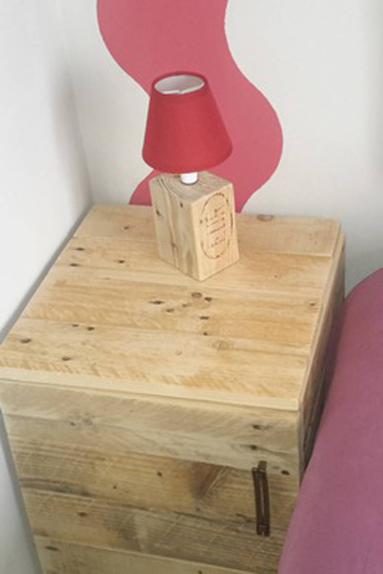 Luminaires lampe de chevet en bois de recup 16138285 20151004 1518538743 e0467 570x0