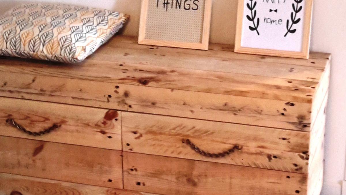 Meuble a tiroir carre magasin