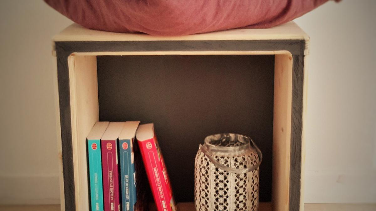 Meubles et rangements siege d appoint decoratif en pin 21038357 20170623 1733047b26 e1762 big